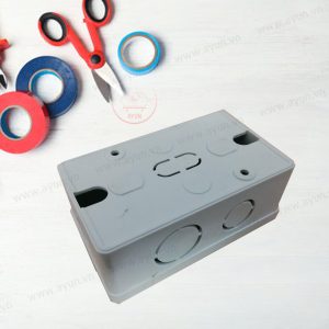 Đế âm tường Nano NA101 là một sản phẩm của công ty Điện Quang, được thiết kế để lắp đặt các ổ cắm, công tắc điện trên tường. Sản phẩm này có mặt 3 lỗ đơn chữ nhật, được làm từ chất liệu nhựa ABS chịu lực tốt và có khả năng chống cháy.Đế âm tường Nano NA101 được sử dụng để lắp đặt trong các công trình xây dựng, nhà ở, khu dân cư, văn phòng và các công trình công cộng khác. Với thiết kế nhỏ gọn và tiện lợi, sản phẩm này giúp tiết kiệm không gian và mang lại sự tiện dụng cho người sử dụng.
