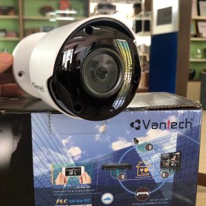 Ưu điểm của dòng camera Hi-End Vantech– Hệ thống Server cloud ở Việt Nam, tốc độ truy xuất qua P2P cực nhanh (khoảng 1s)
– Hỗ trợ P2P và tên miền vantechdns miễn phí
– Đầu ghi và camera có tích hợp tính năng PIR giúp camera phát hiện đúng thân nhiệt người và báo động, tránh tính trạng báo động giả.
Camera Vantech VPH-202BA ghi hình ngày đêm với cảm biến ảnh độ phân giải 2.0MP. Truyền tín hiệu hình ảnh chất lượng HD sắc nét qua cáp đồng trục, hình ảnh không bị nén, không bị trễ hình. Ống kính 3.6mm cho góc quan sát tốt.
Bạn còn chần chừ gì nữa hãy tham khảo mua ngay cho gia đình mình để đảm bảo an ninh cũng như yên tâm khi gia đình đi vắng.