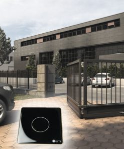 Công tắc cửa cổng - Zigbee là thiết bị công tắc cửa cổng của Lumi hỗ trợ điều khiển động cơ cửa cổng. Giao thức truyền thông không dây Zigbee. Phương thức điều khiển: bằng tay, điều khiển từ xa trên ứng dụng Lumi Life thông qua bộ điều khiển trung tâm.