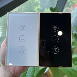 Công tắc cửa cuốn - Zigbee à thiết bị công tắc cửa cuốn của Lumi hỗ trợ điều khiển động cơ cửa cuốn. Giao thức truyền thông không dây Zigbee. Phương thức điều khiển: bằng tay, điều khiển từ xa trên ứng dụng Lumi Life thông qua bộ điều khiển trung tâm.