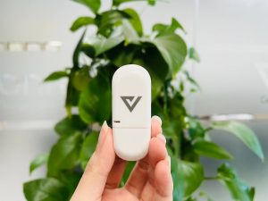 Bộ chuyển đổi và mở rộng mạng (USB Converter) của Vconnex có 2 tính năng: là thiết bị mở rộng phạm vi hoạt động mạng Bluetooth Mesh (Repeater) và chuyển đổi giao thức truyền thông (Transfer). Từ đó giúp tối ưu sự hoạt động ổn định và cấu hình linh hoạt của hệ thống nhà thông minh.