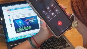 Cảnh báo trên được gã khổng lộ công nghệ Mỹ phát đi trong bối cảnh nữ y tá Avalon Grimes vừa mất sạch toàn bộ số tiền tiết kiệm 24.000 USD (gần 600 triệu đồng) sau khi nhận cuộc gọi từ ứng dụng giả mạo số có trên App Store.