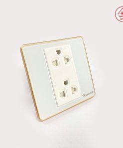 Ổ cắm chống giật cho phao điện thông minh VCONNEX, Vconnex tập trung cải tiến khả năng chống giật bằng cách sử dụng cho ổ cắm chống giật loại nguồn điện một chiều 5VDC với khả năng dẫn tiếp điểm lên phao thay vì sử dụng các loại phao điện xoay chiều 220VAC. Nhờ vậy, sản phẩm có thể loại trừ rất tốt mọi nguy cơ gây rò điện, bảo đảm an toàn tuyệt đối tính mạng cho người dùng.