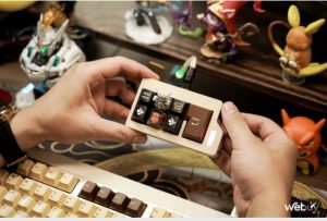 Bộ phím macro, có kích thước nhỏ nên chỉ được sử dụng để điều khiển những chức năng nhanh của máy tính như điều chỉnh nhạc, âm lượng chẳng hạn.