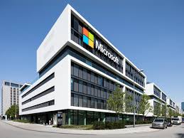 Microsoft: Tỷ lệ dùng AI làm việc ở Việt Nam cao hơn thế giới