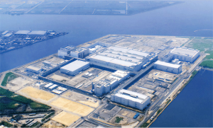 nha-may-san-xuat-lcd-sharp-o-Nhat